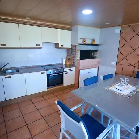 Casa Con Piscina En Nyaraló