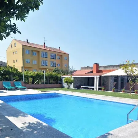 Casa Con Piscina En Nyaraló